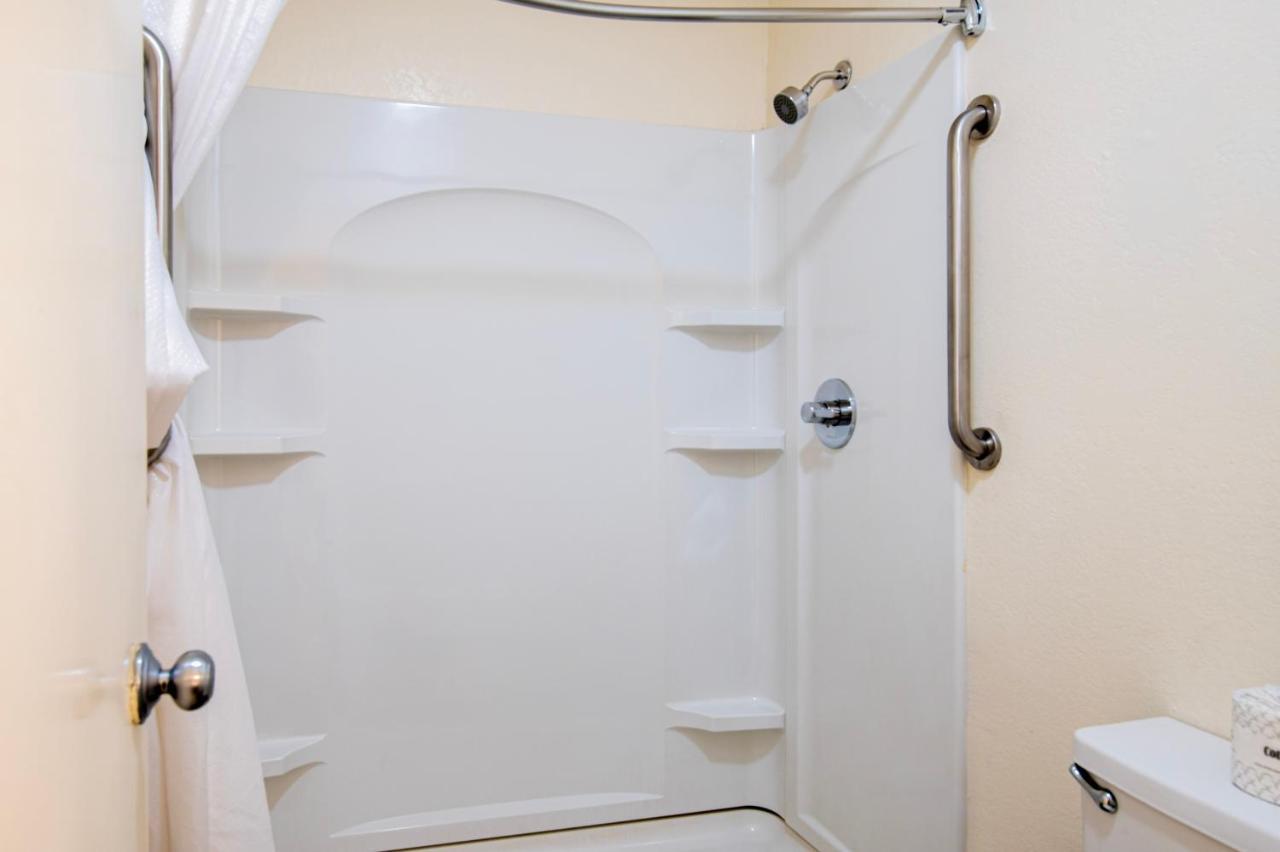 Lake View Inn Granbury Luaran gambar